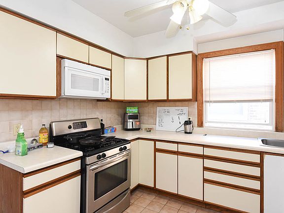 2nd image of 4254 N Marmora Ave Unit 3