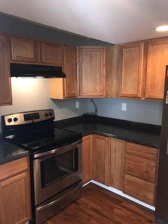 3 bed, 1.5 bath, 1244 sqft, $1,300 — Photo 4