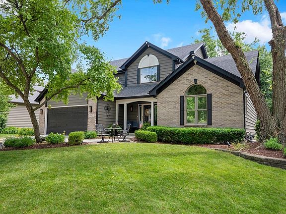 2nd image of 565 Blackberry Ridge Dr
