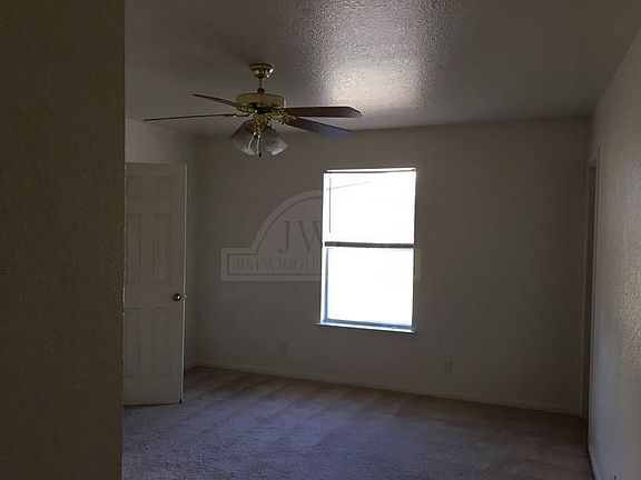 3rd image of 1307 Cinch Dr APT A