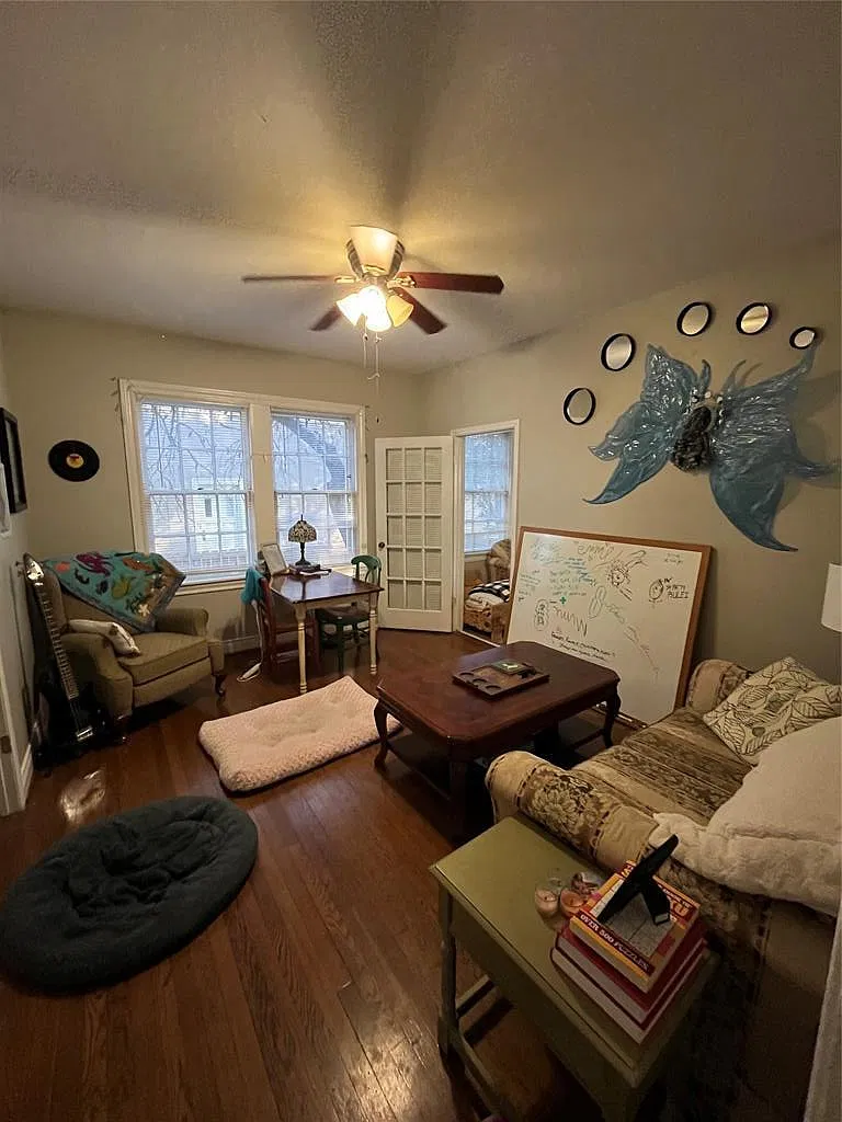 3 bed, 1.0 bath, 1250 sqft, $2,200 — Photo 4