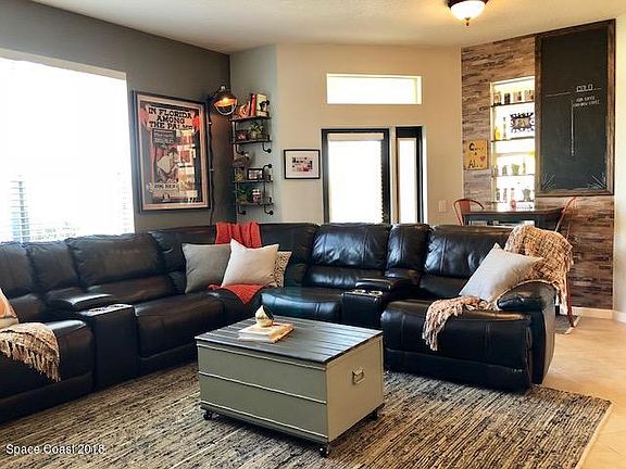 3rd image of 3158 Arden Cir