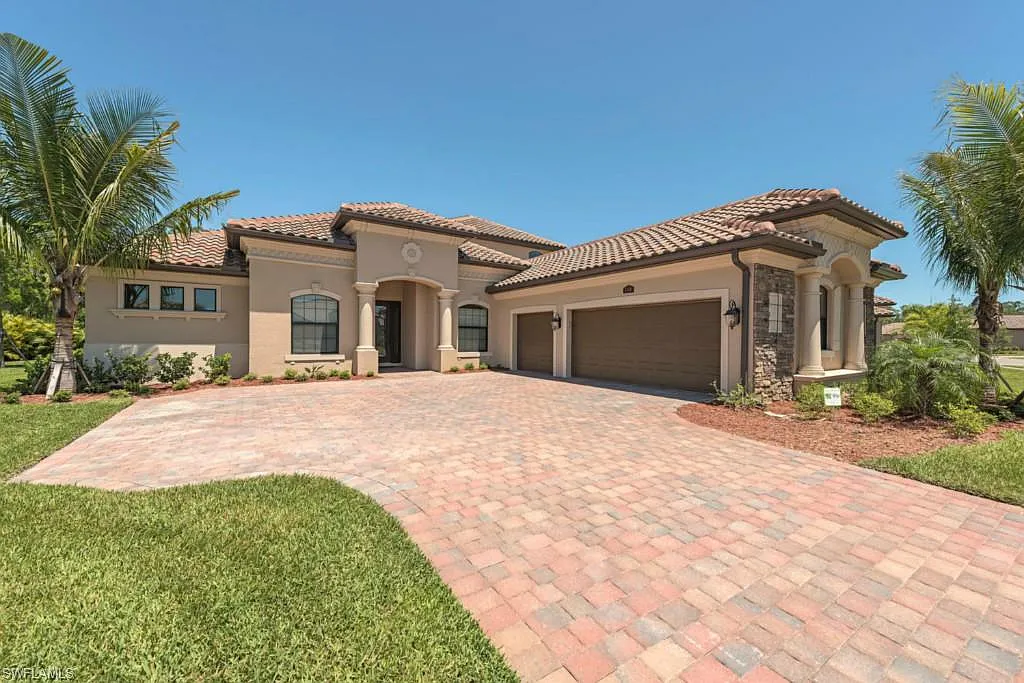 5 bed, 3.5 bath, 2900 sqft, $15,000 — Photo 1