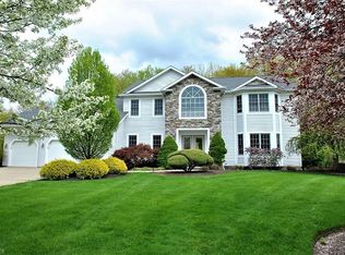 6737 Ayleshire Dr, Solon, OH 44139