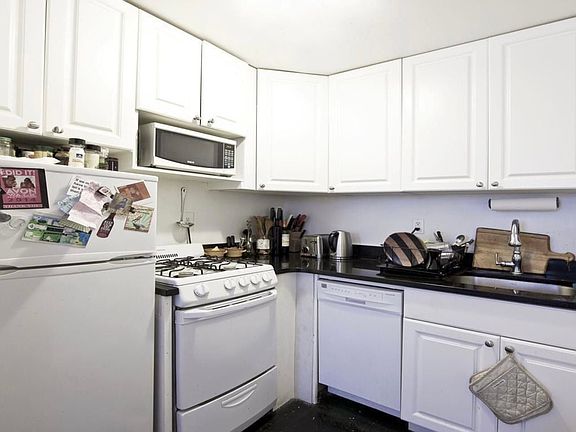 5th image of 275 W 22nd St Front 1-A