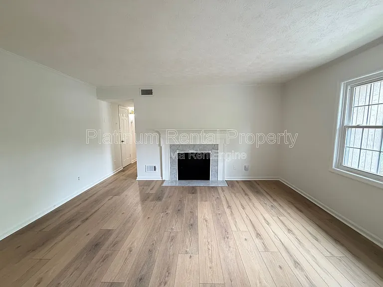 335 Winding River Dr #H — Photo 5