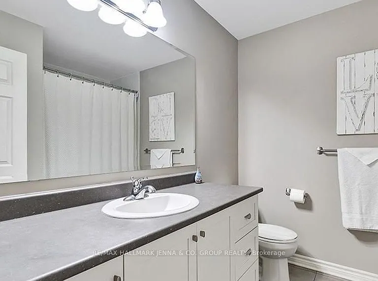 410 Stalwart Cres — Photo 9