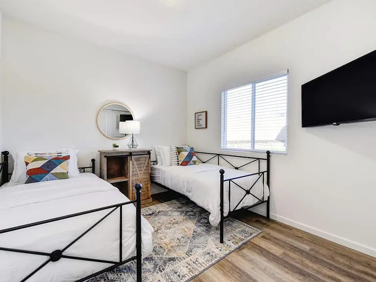 241 Helios Ct — Photo 8