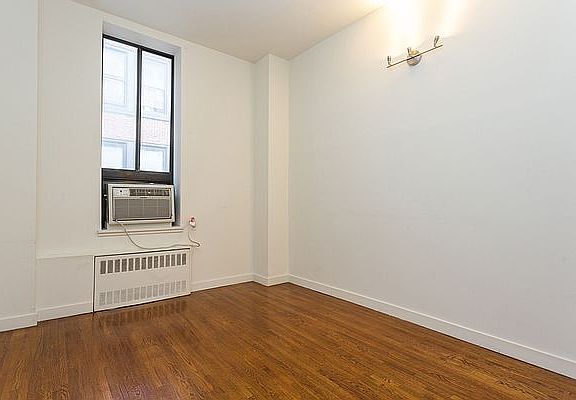 4th image of 31 E 31st St APT 5F