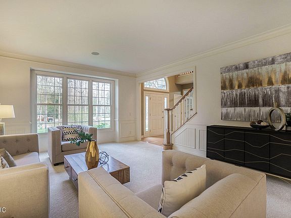 4th image of 6420 E Bay Ln
