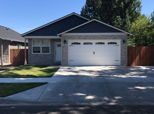 1975 Lillian St, Medford, OR 97501
