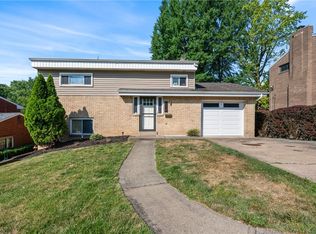 4814 Oakridge Dr, Pittsburgh, PA