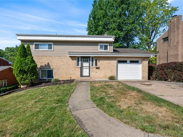 4814 Oakridge Dr, Pittsburgh, PA 15227