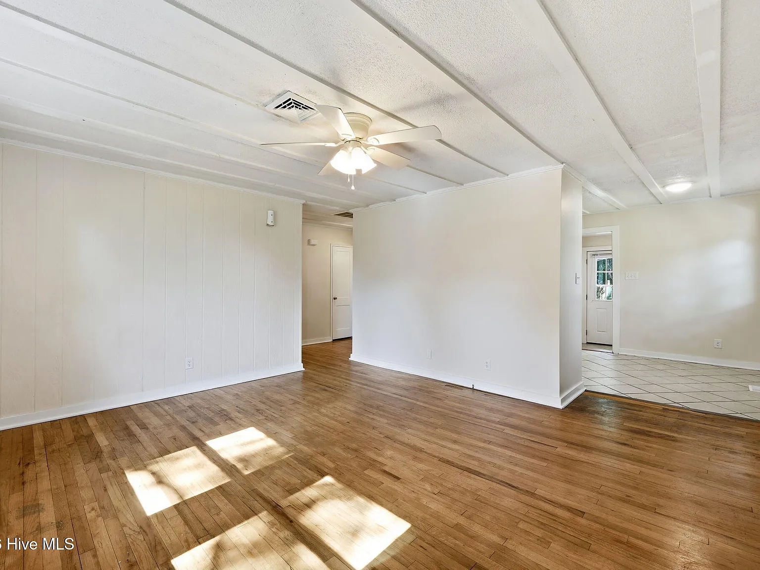 3 bed, 1.0 bath, $1,450 — Photo 4