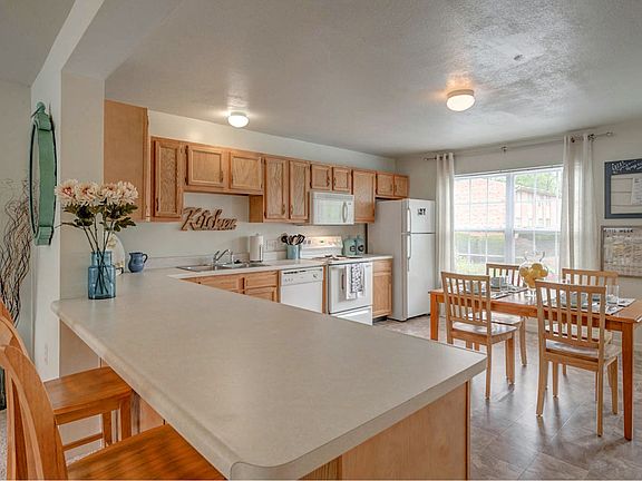 4th image of 406 Sanford St #103G