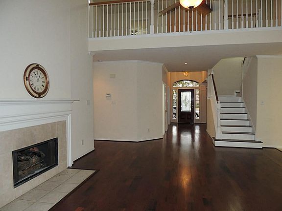 5th image of 23310 Allister Ct