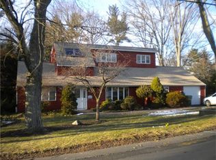 21 Stephenville Pkwy, Edison, NJ 08820