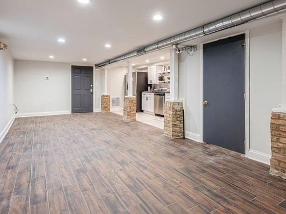 Main living/dining / kitchen