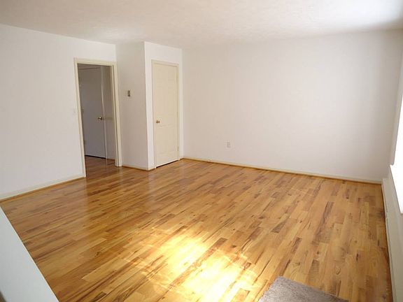 2nd image of 146 Hackberry Dr