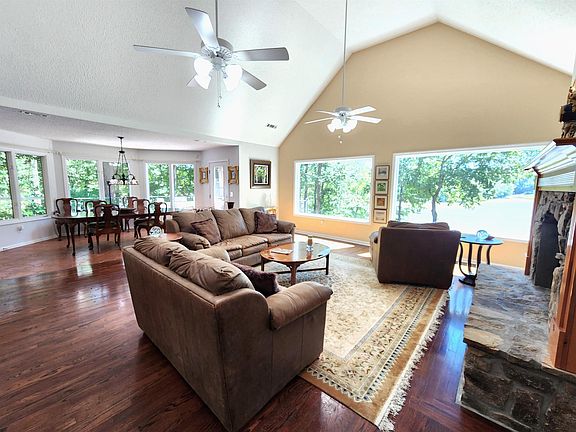 4th image of 1570 Pointe Royal Rd