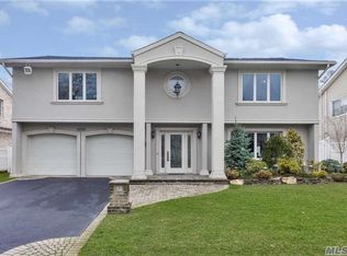 2655 Rebecca St, Bellmore, NY 11710