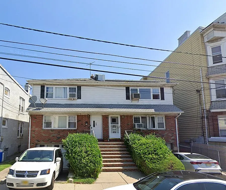 2 bed, $2,100 — Photo 1