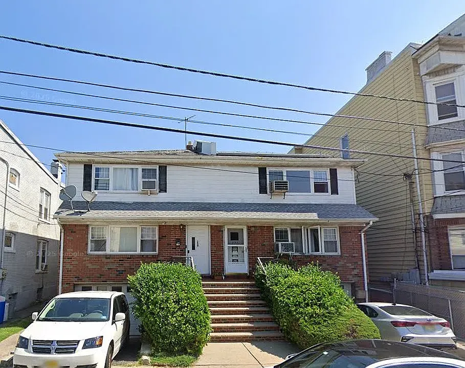 239 Riverview Pl #2
