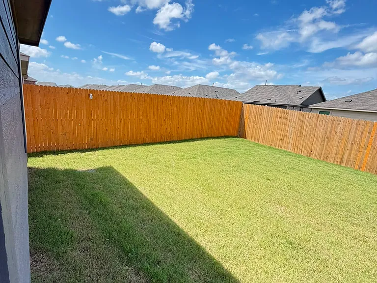 1703 Crossbill St — Photo 10