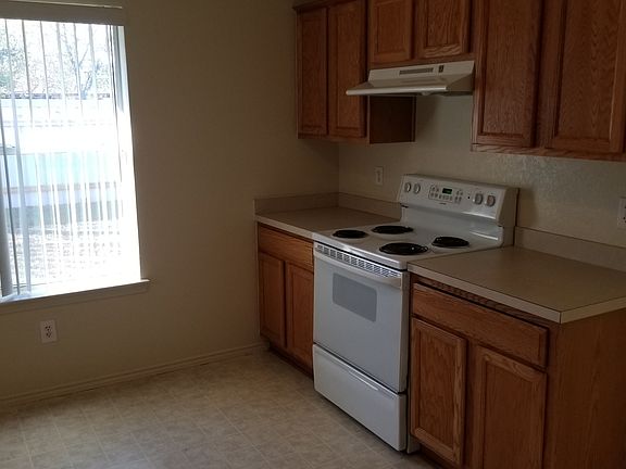 4th image of 7215 Upland Bend Dr