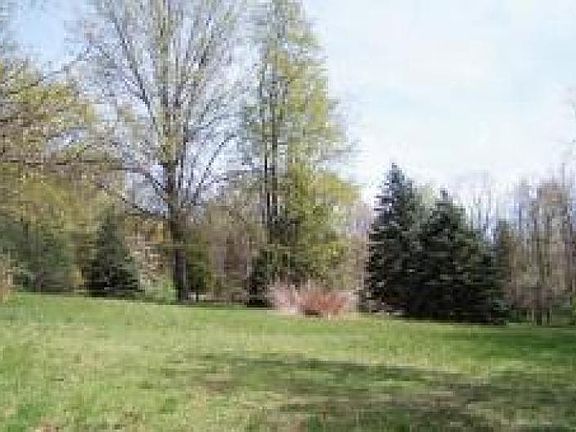 3rd image of 18 Saint Johns Dr