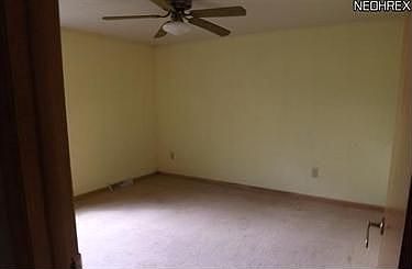 5th image of 215 Daniels Ave