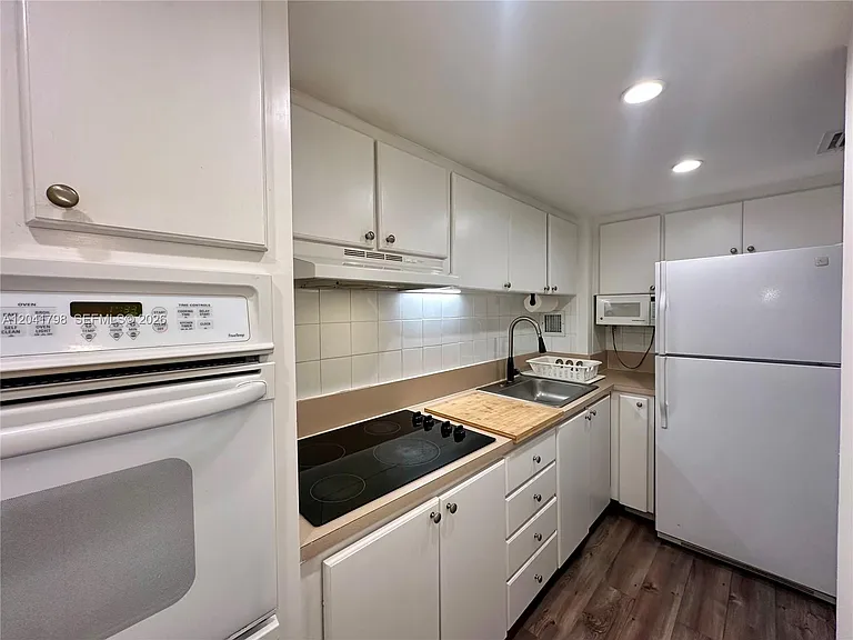 1200 West Ave #724 — Photo 14