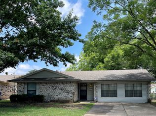 905 Northshore Dr, Garland, TX 75040