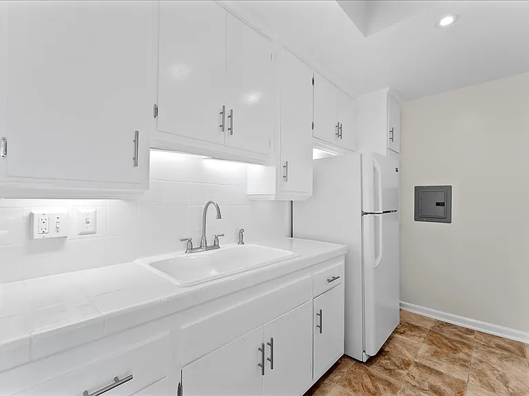 1701 Washington Way #12 — Photo 4