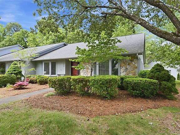 2nd image of 2609 Spring Bridge Cir