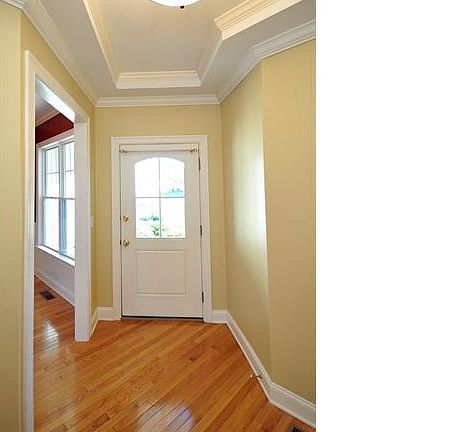 Hardwood floors throughout ...