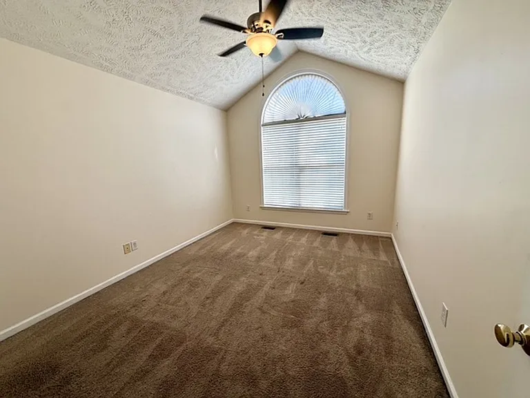 6808 Jacobs Creek Cir — Photo 17