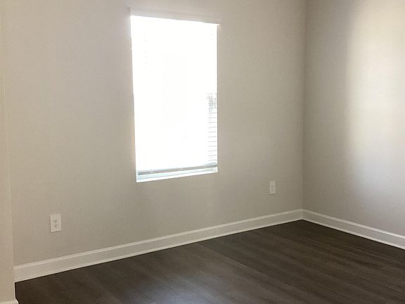 5th image of 289 Lavinia Cir