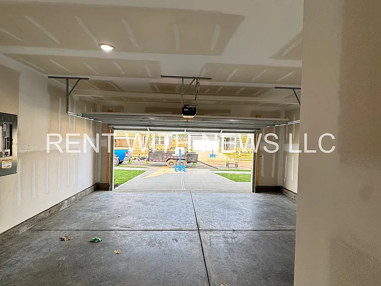649 White Birch Ln — Photo 34