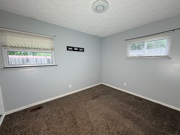 5th image of 441 Townsend Pl