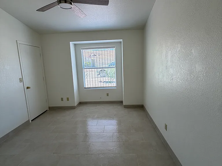 2534 S Perillo Dr — Photo 13