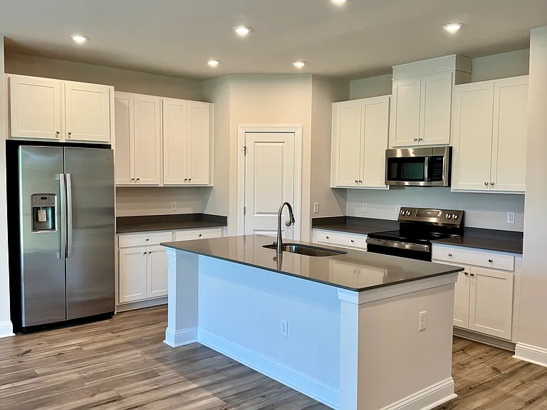 7449 Linda Vista Ln — Photo 14