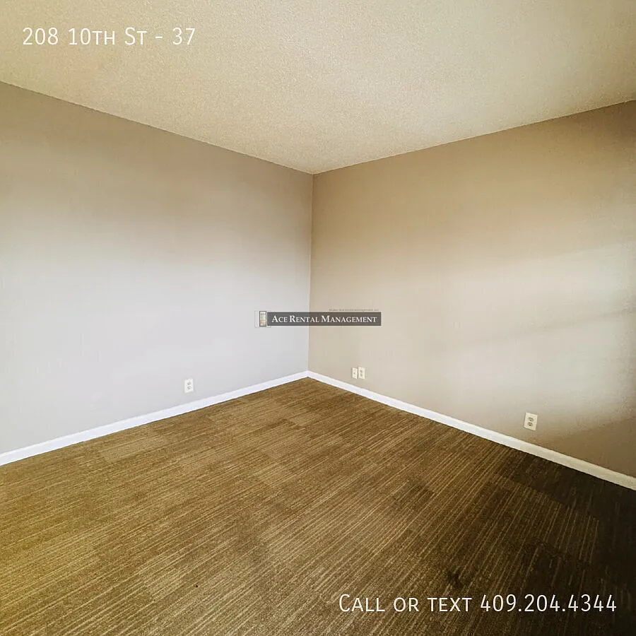 Welcome home to Chateau Royale Apartment Homes in Orange, TX! — Photo 2