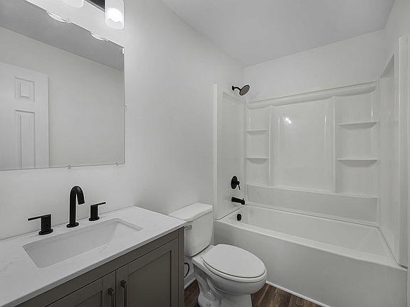 5th image of 183 Campbell St APT 200