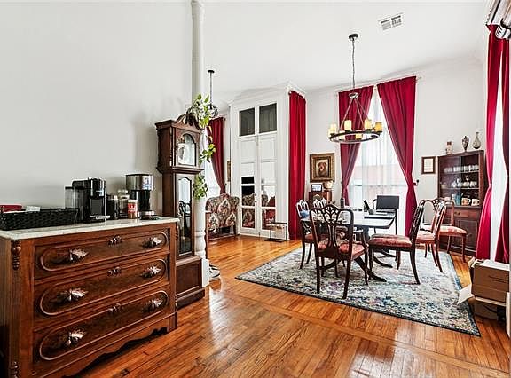 4th image of 501 Austerlitz St