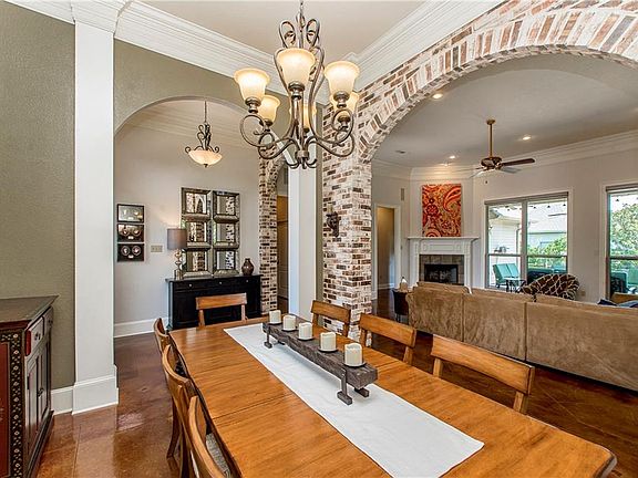 3rd image of 1030 Scarlet Oak Ln