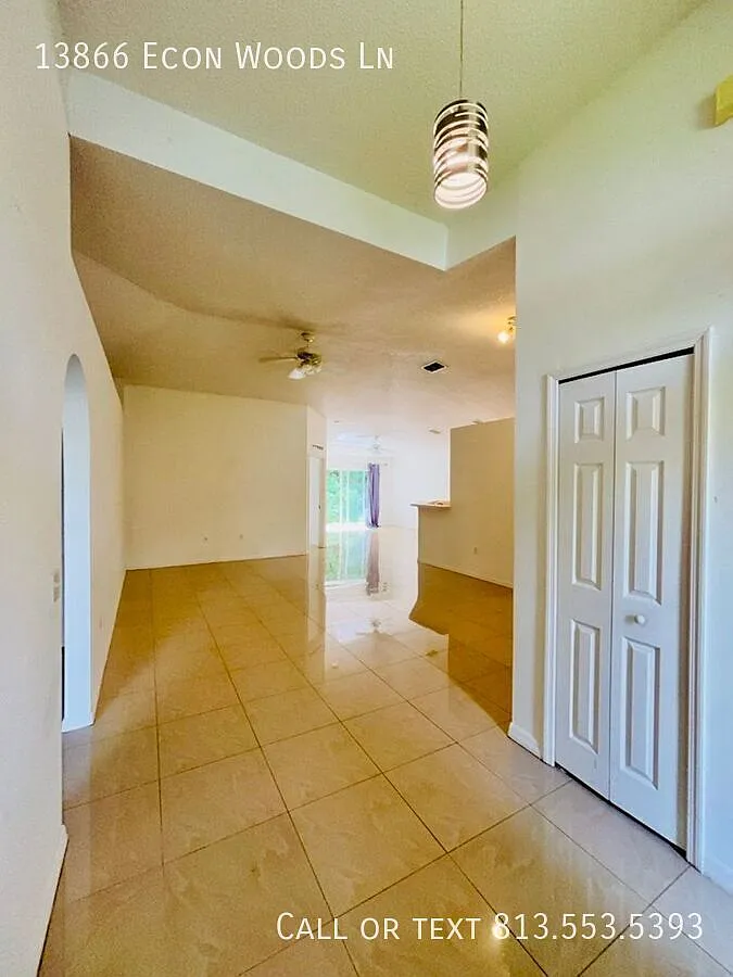 Beautiful 3-Bedroom, 2-Bathroom Home in Desirable East Orlando — Photo 4