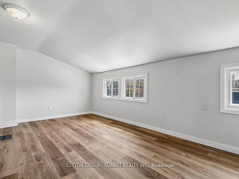 155 1/2 Lake St #MAIN — Photo 12