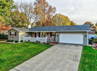 807 Knottingham Dr, Ottawa, IL 61350