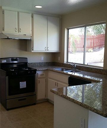 3rd image of 2440 Sunflower Ave